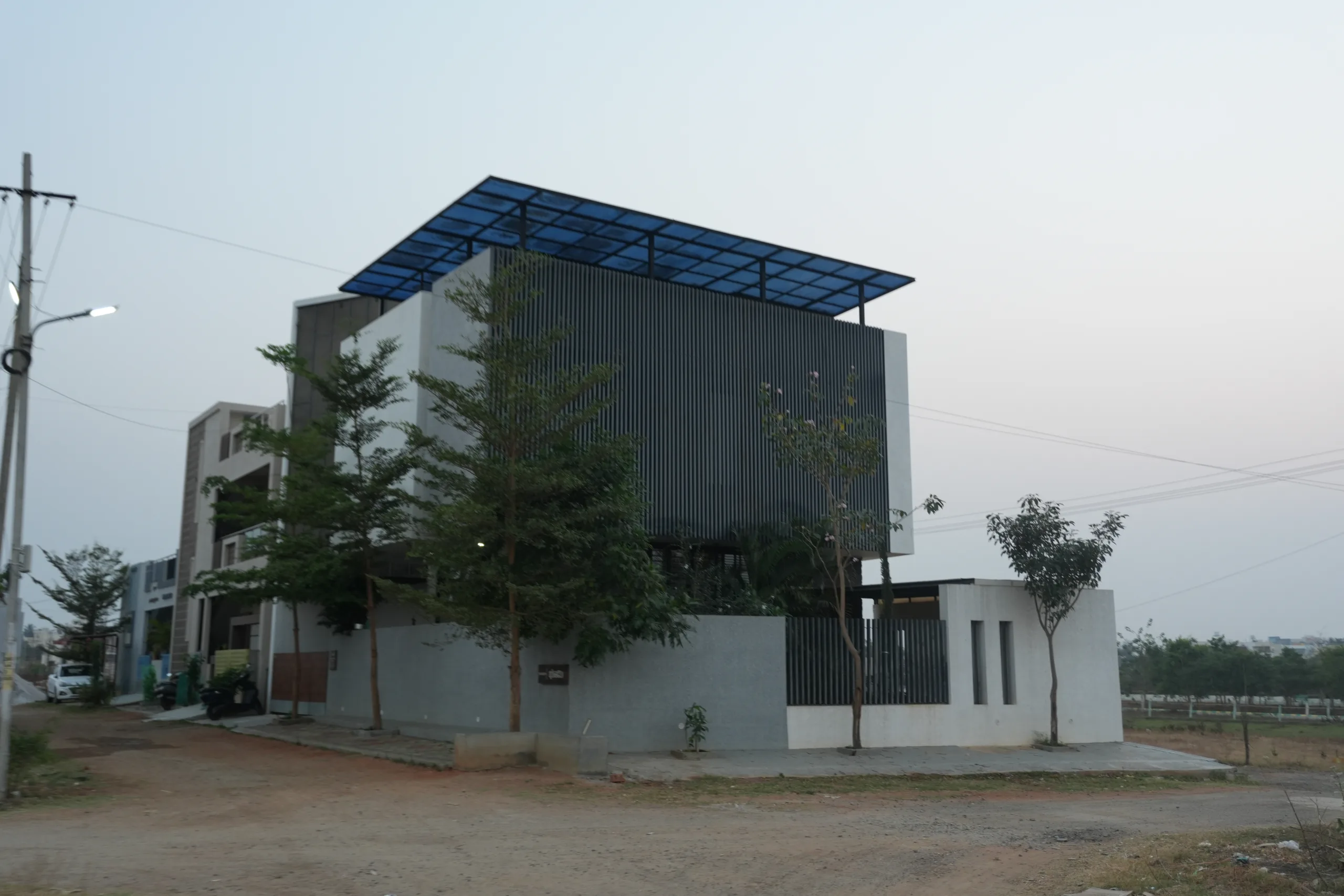 Split House gallery image 03